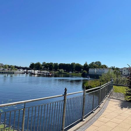 Five Bedroom Waterfront House Carrick on Shannon Exteriör bild